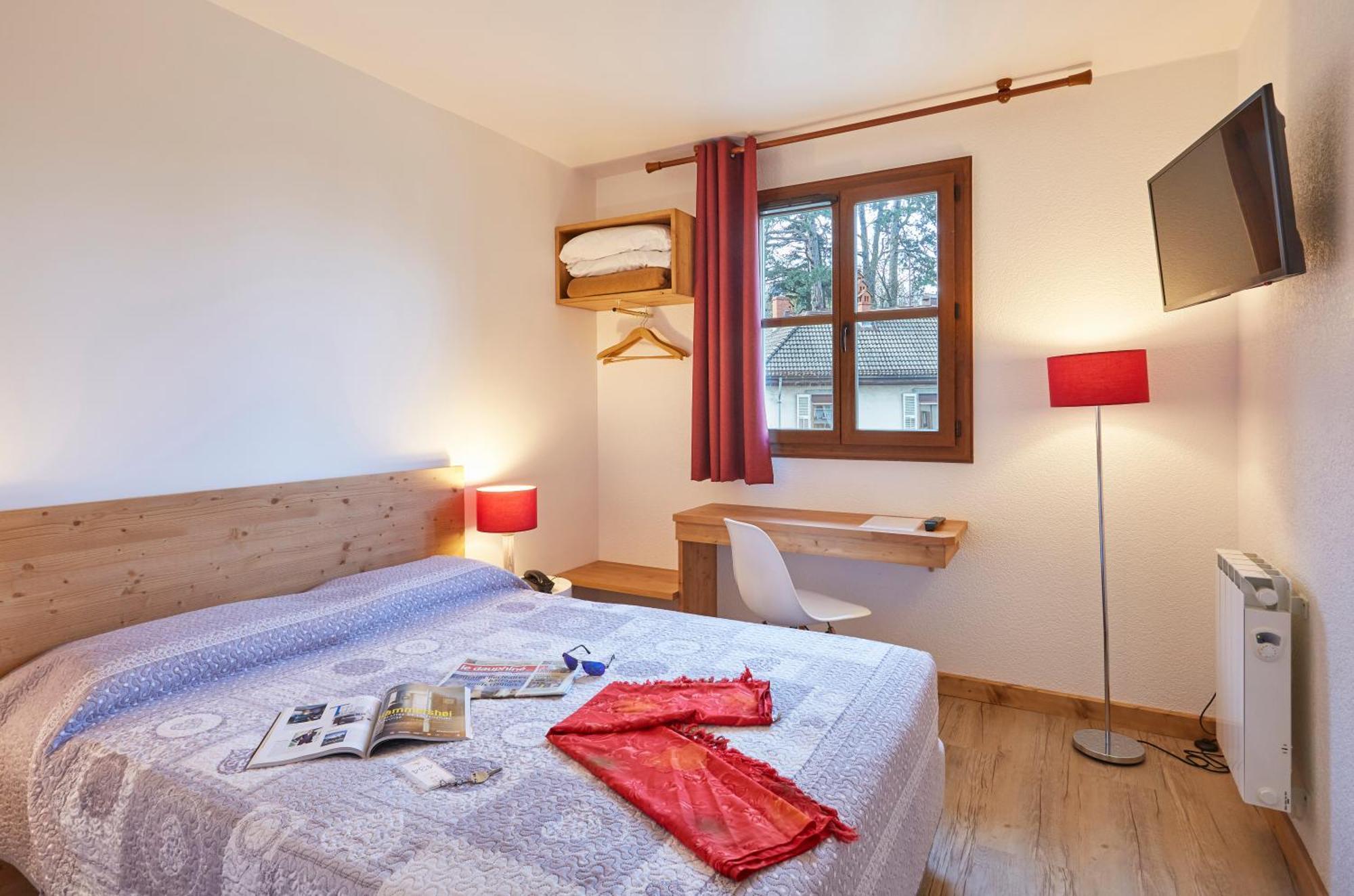 Cit'Hotel Le National Cluses Buitenkant foto