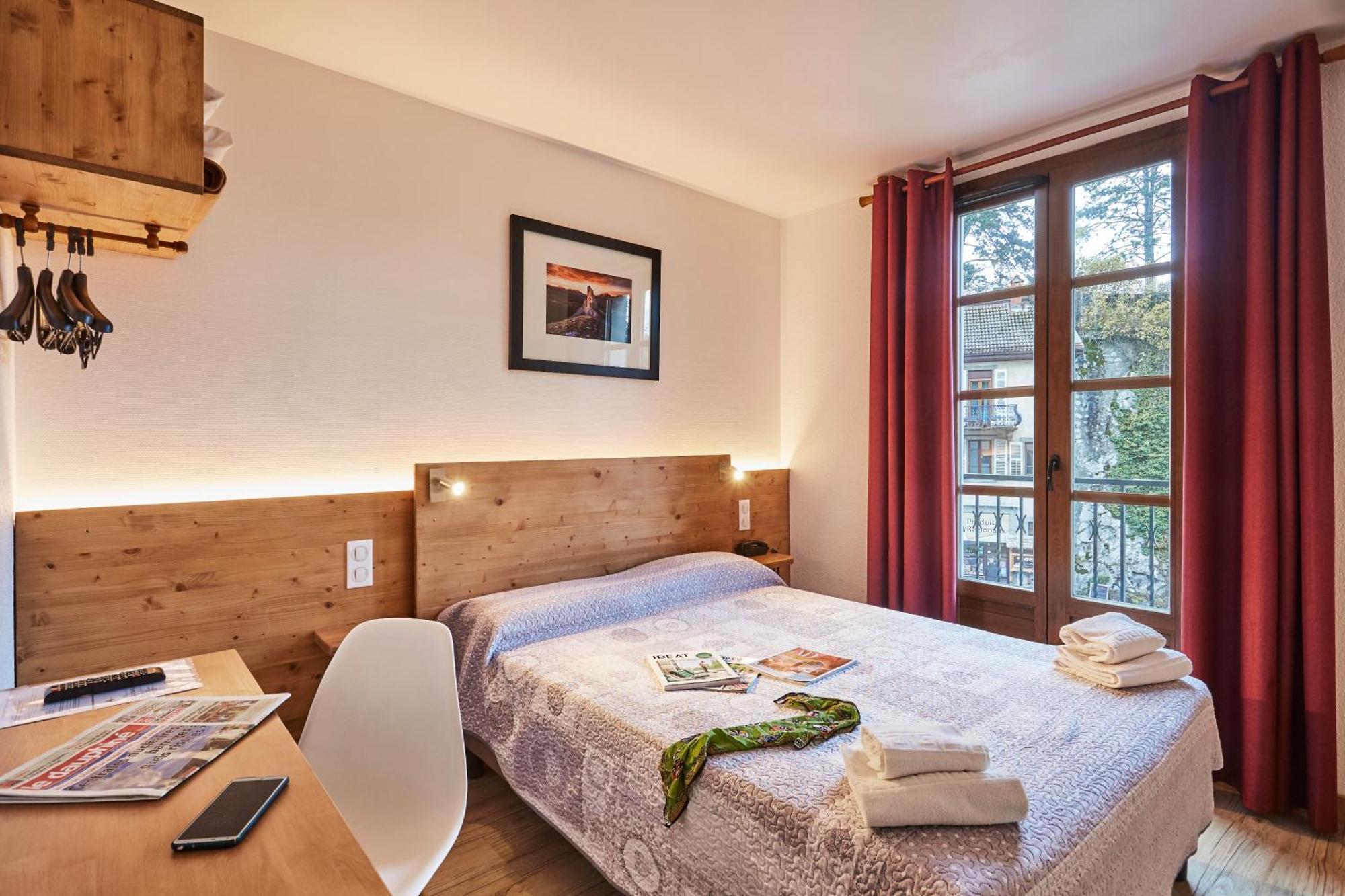 Cit'Hotel Le National Cluses Buitenkant foto